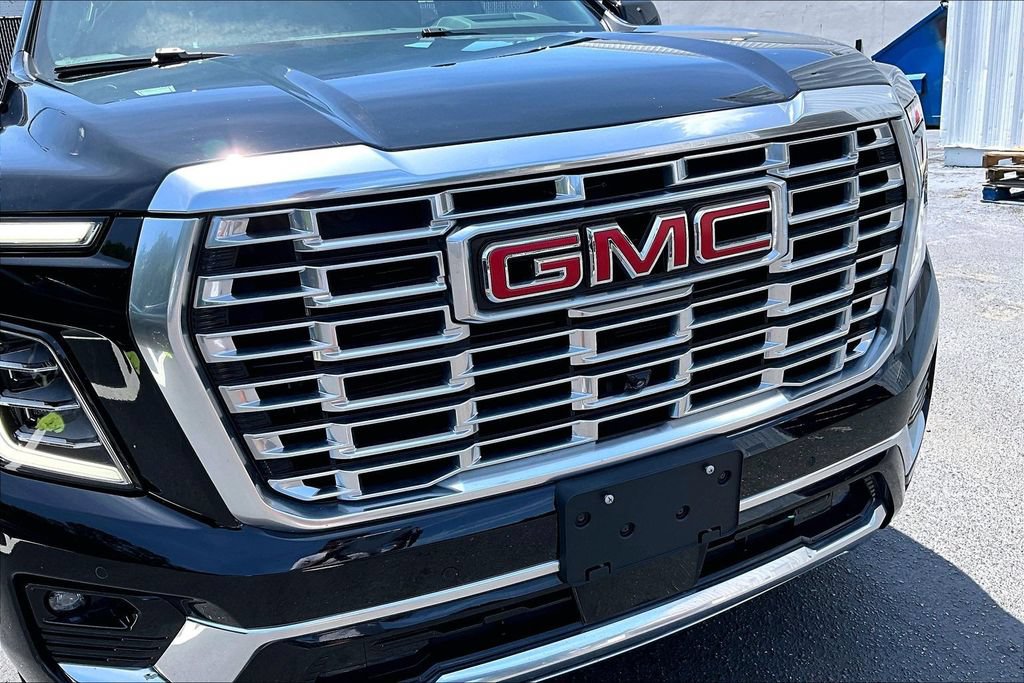 Used 2026 GMC Yukon Denali AWD/4WD image 32