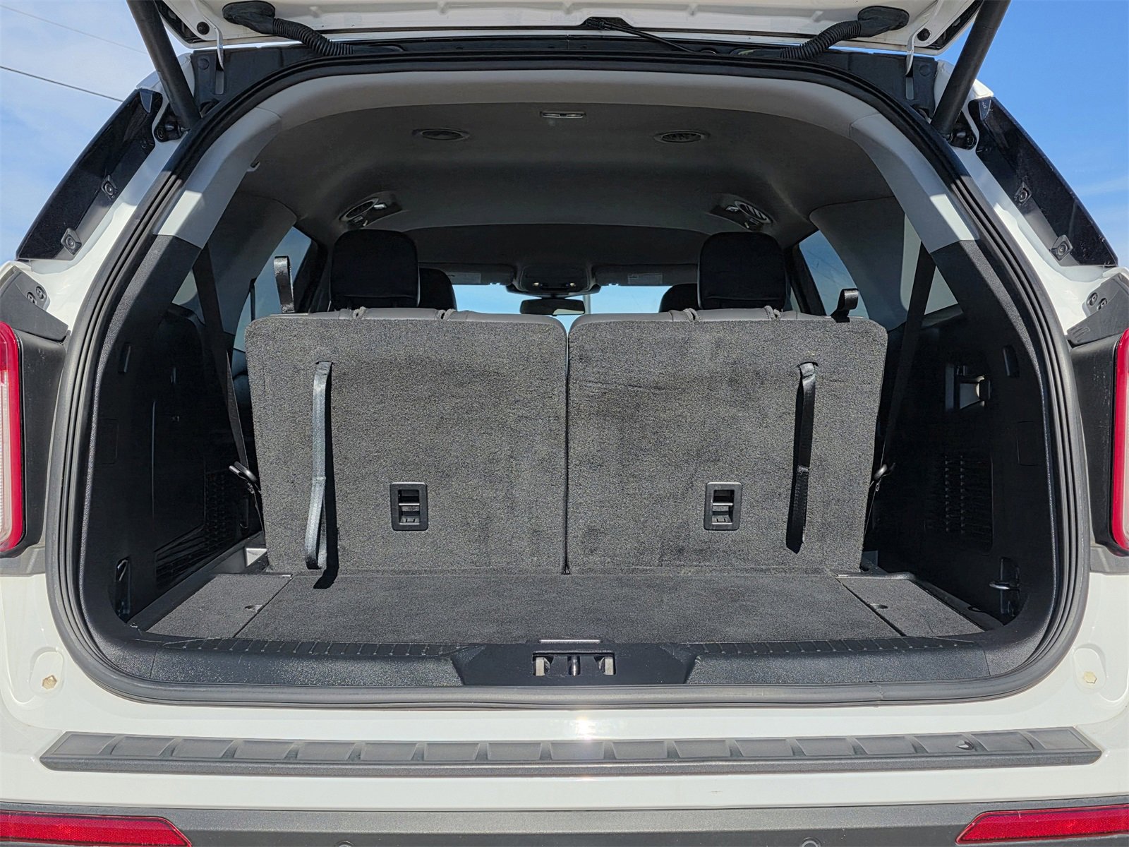 Used 2022 Ford Explorer XLT w/ Equipment Group 202A image 24