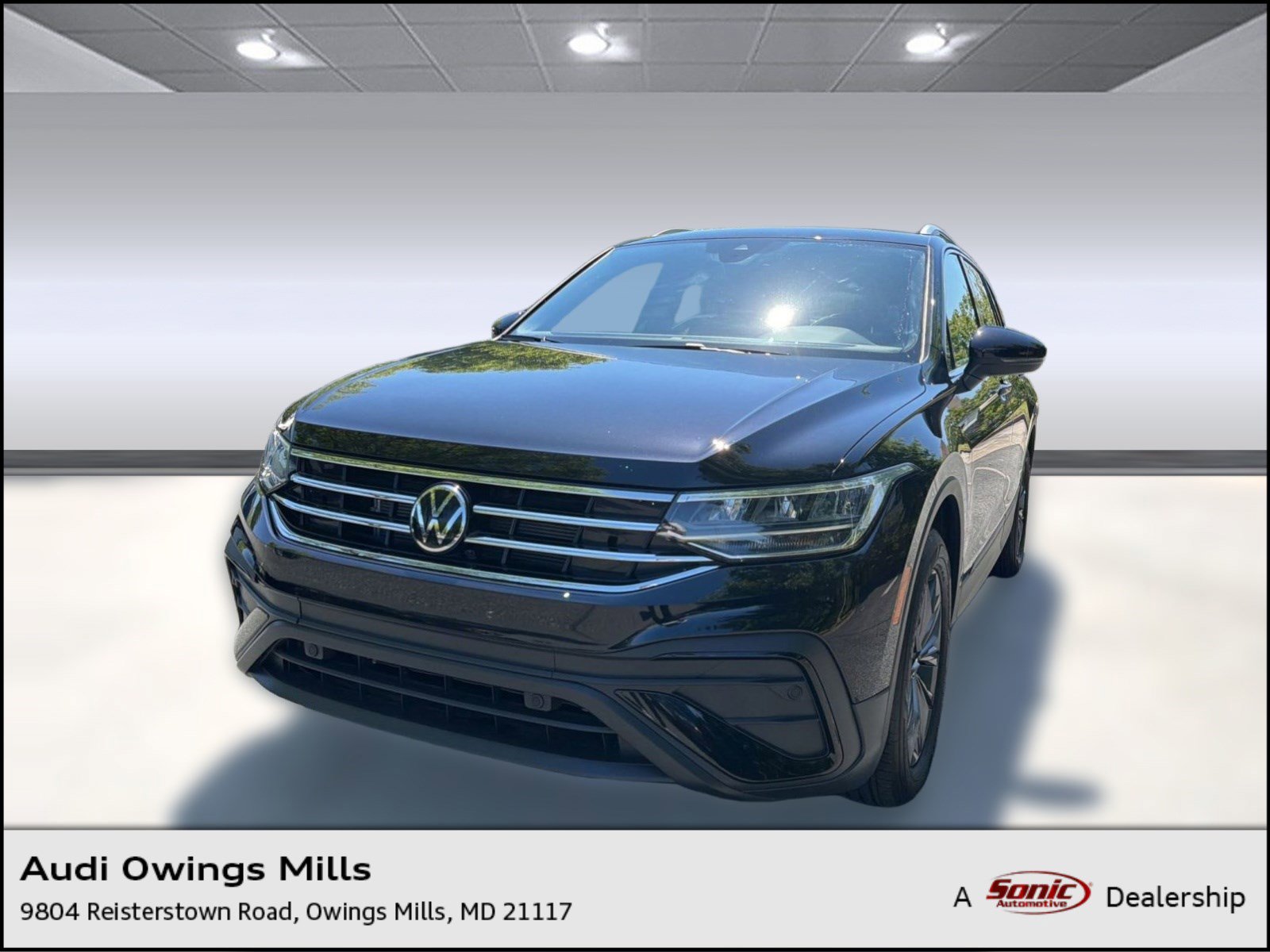 Used 2023 Volkswagen Tiguan SE FWD image 1