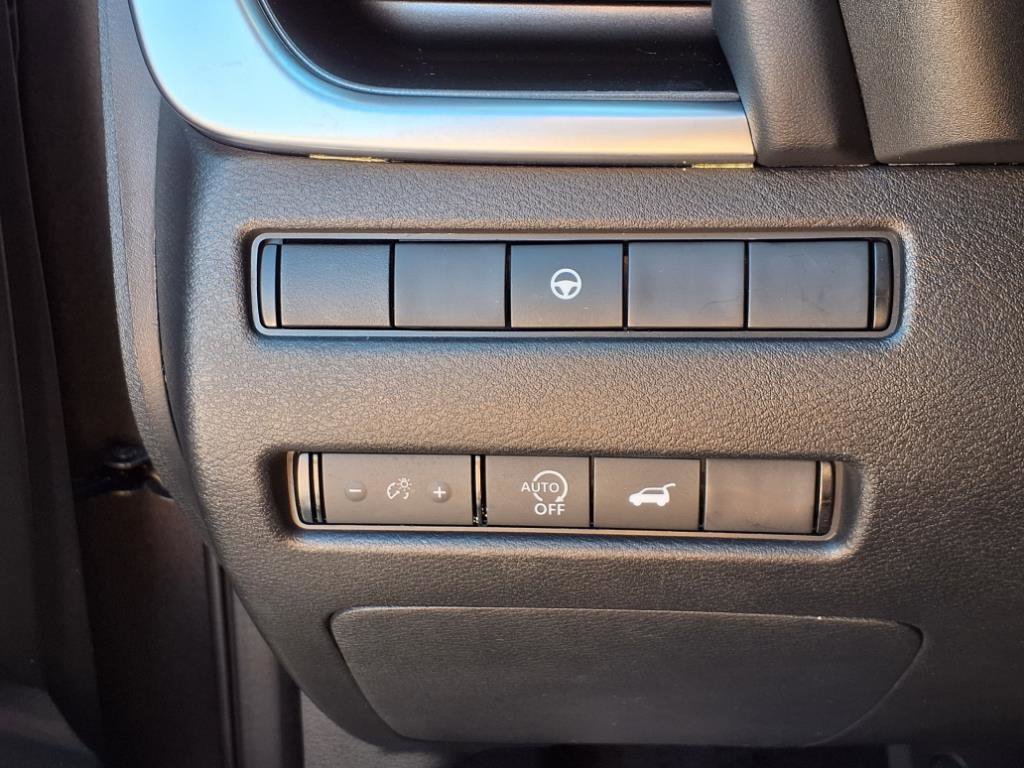 Used 2024 Nissan Rogue SV image 21