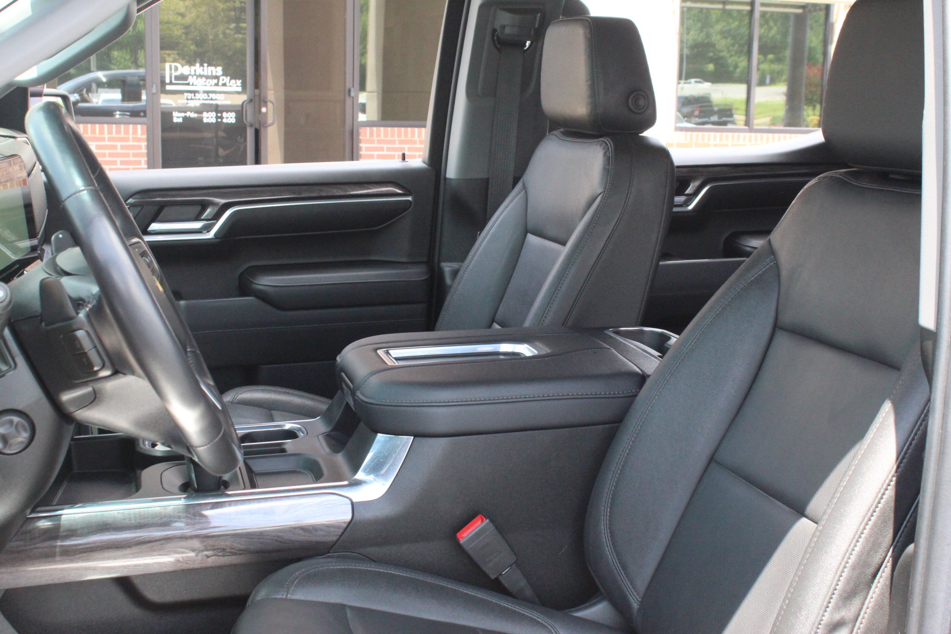 Used 2022 Chevrolet Silverado 1500 LTZ AWD/4WD image 26