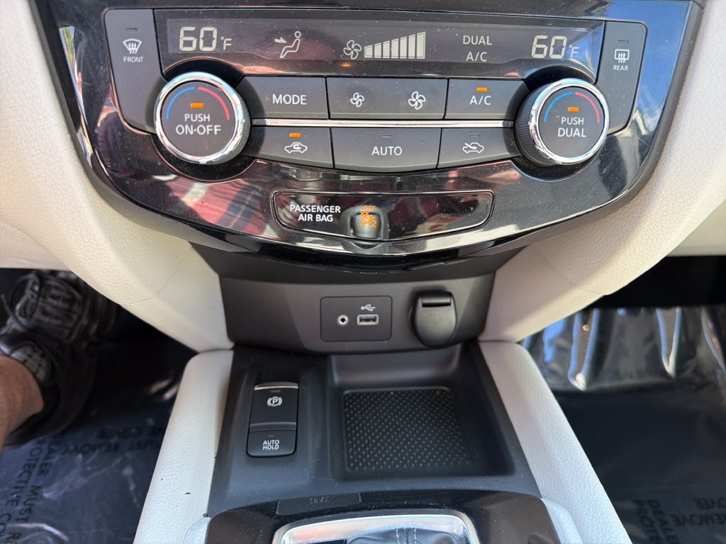 Used 2022 Nissan Rogue Sport SV w/ Technology Package FWD image 28