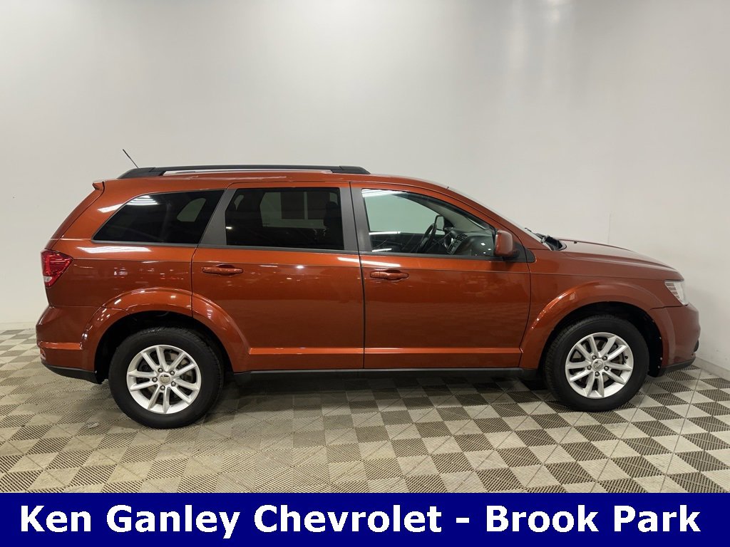 Used 2014 Dodge Journey SXT w/ Flexible Seating Group image 4