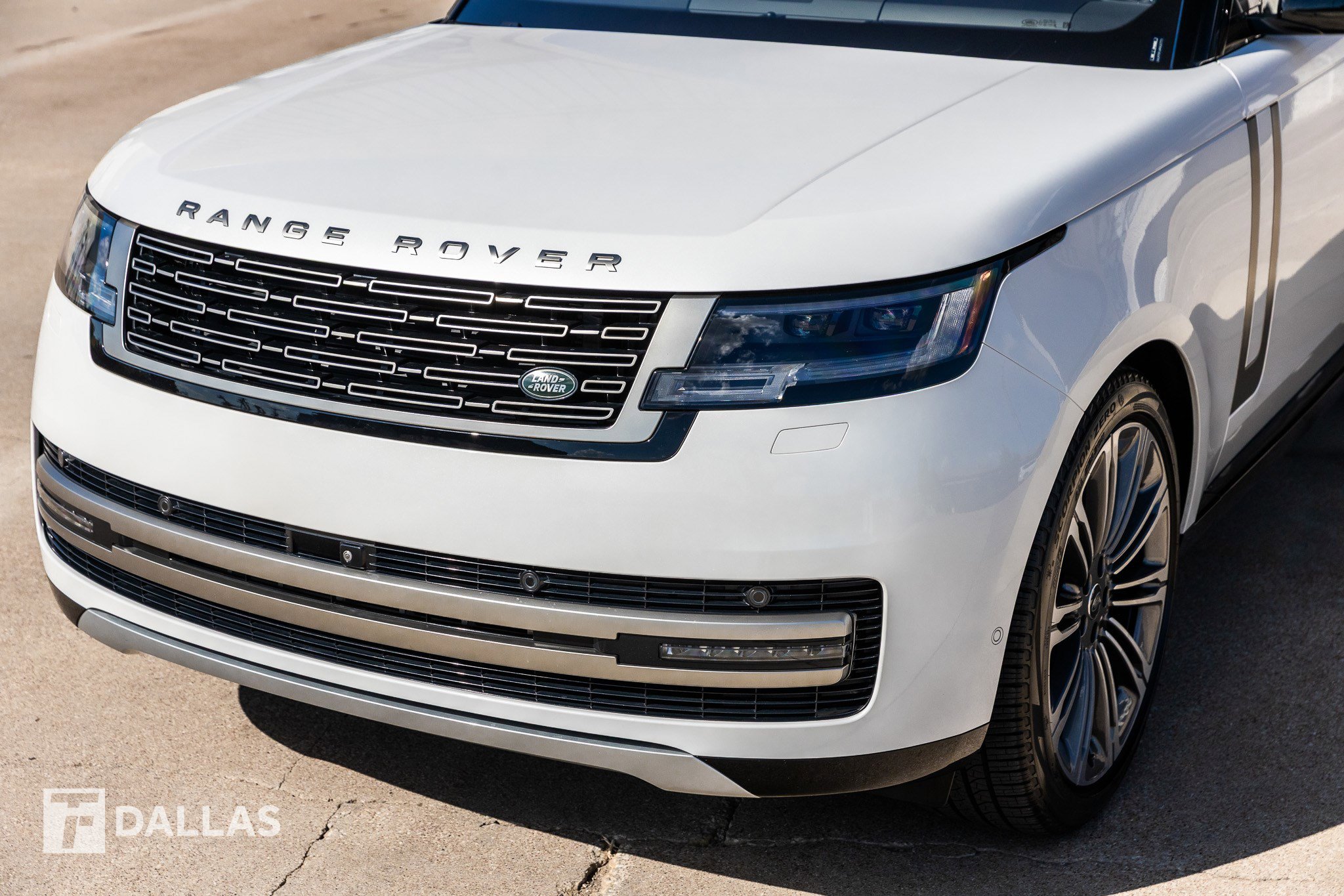 Used 2023 Land Rover Range Rover SE image 6