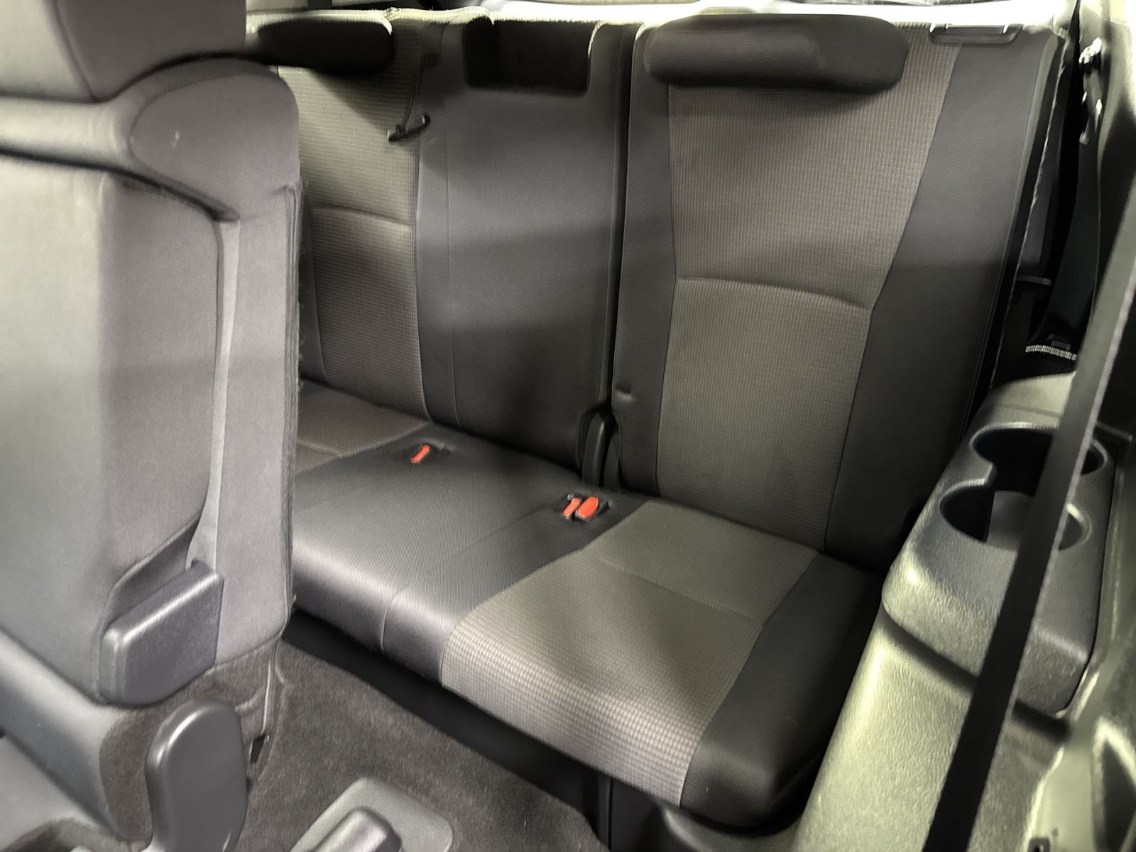 Used 2025 Toyota Highlander LE AWD/4WD image 37