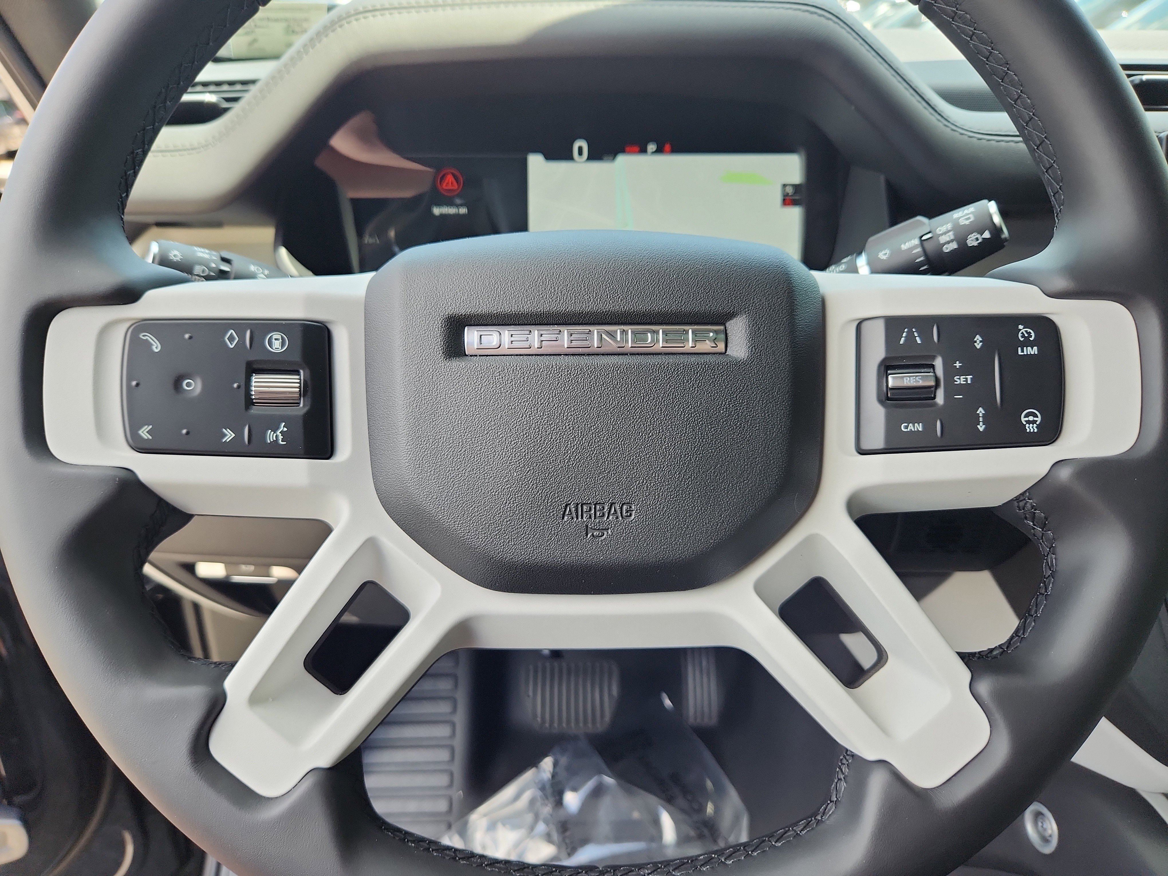 Used 2025 Land Rover Defender 130 S image 16