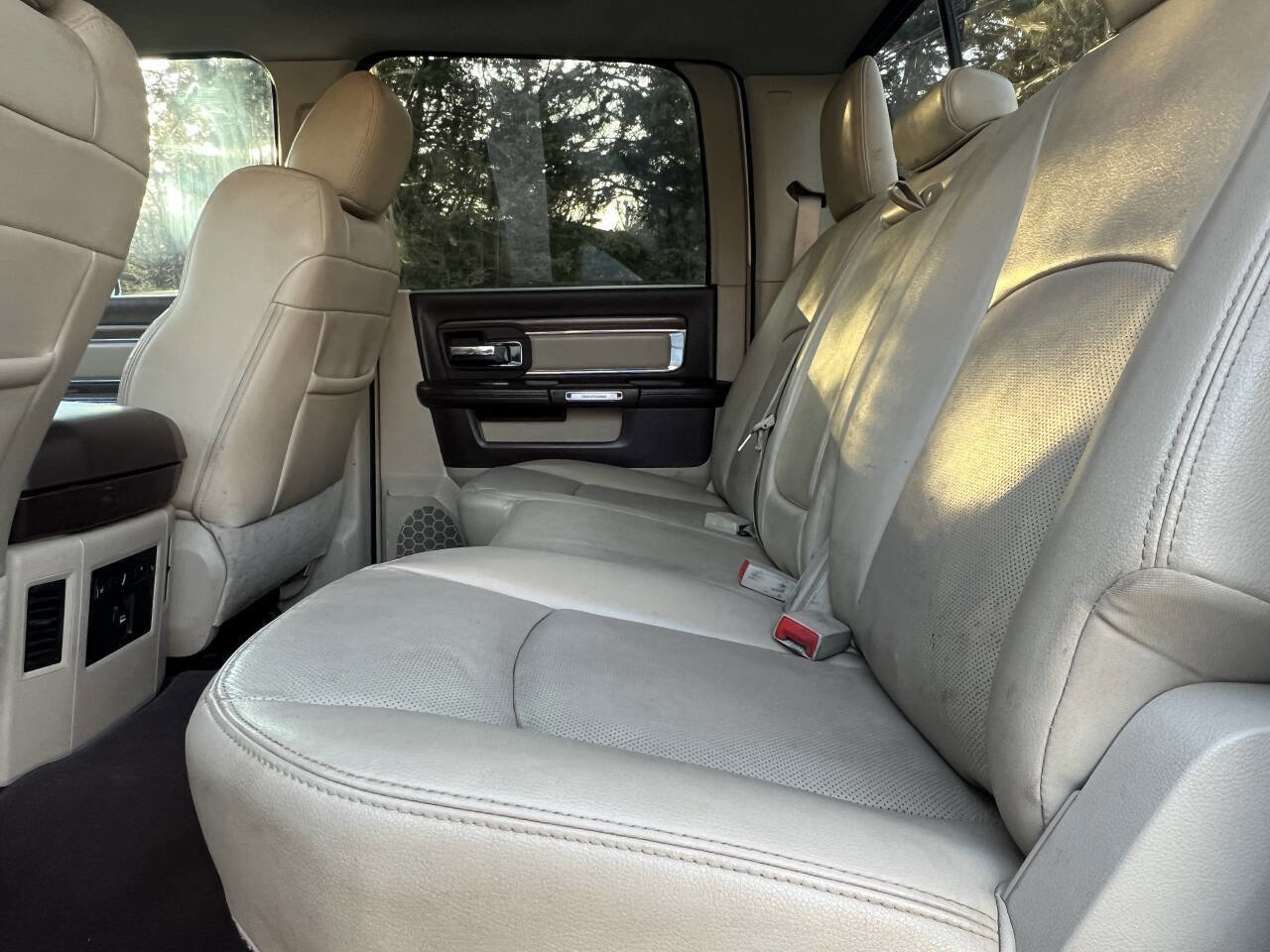 Used 2015 RAM 3500 Laramie image 35