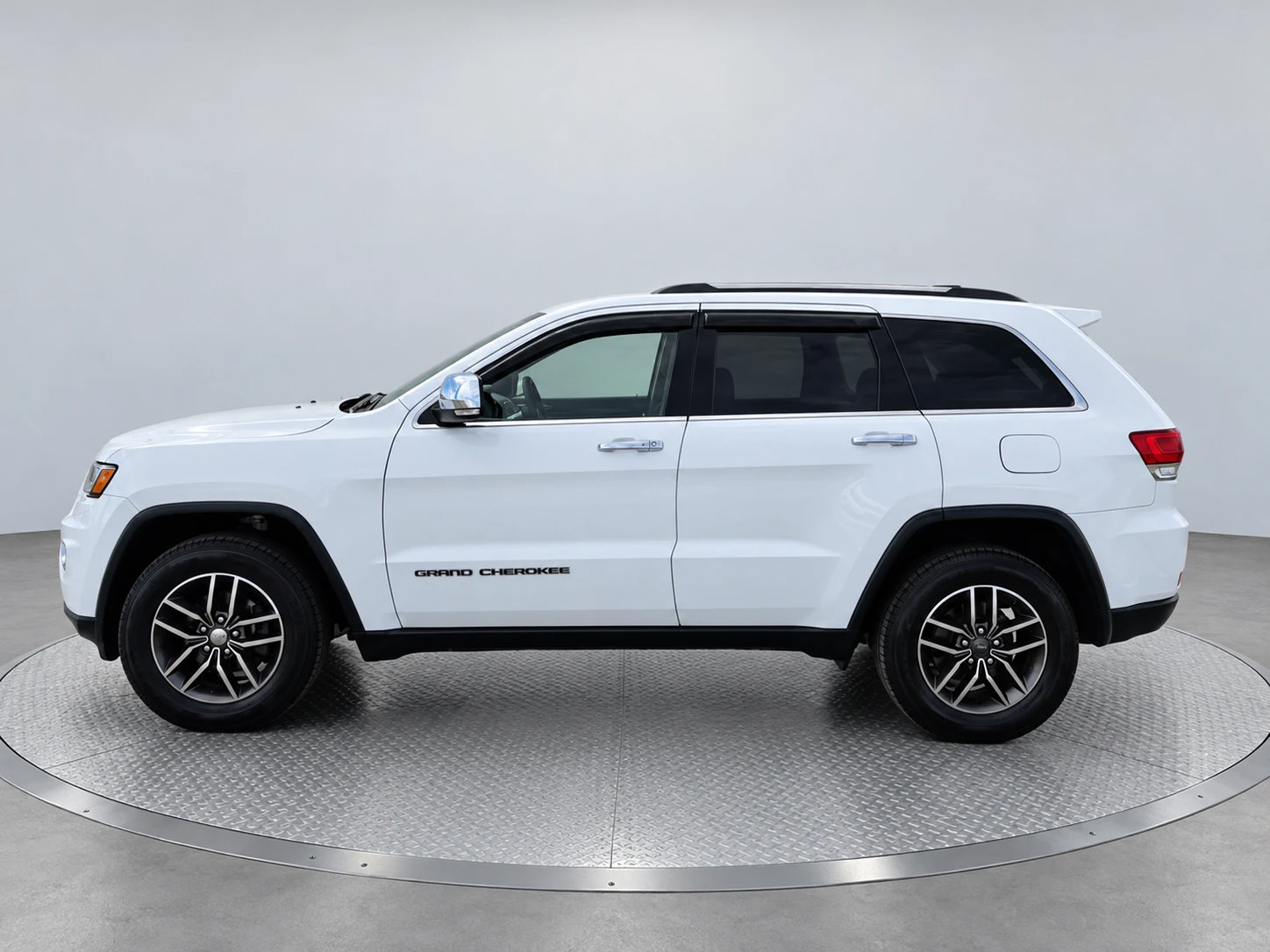 Used 2019 Jeep Grand Cherokee Limited w/ Luxury Group II AWD/4WD image 11