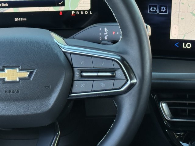 Used 2025 Chevrolet Traverse LT FWD image 16