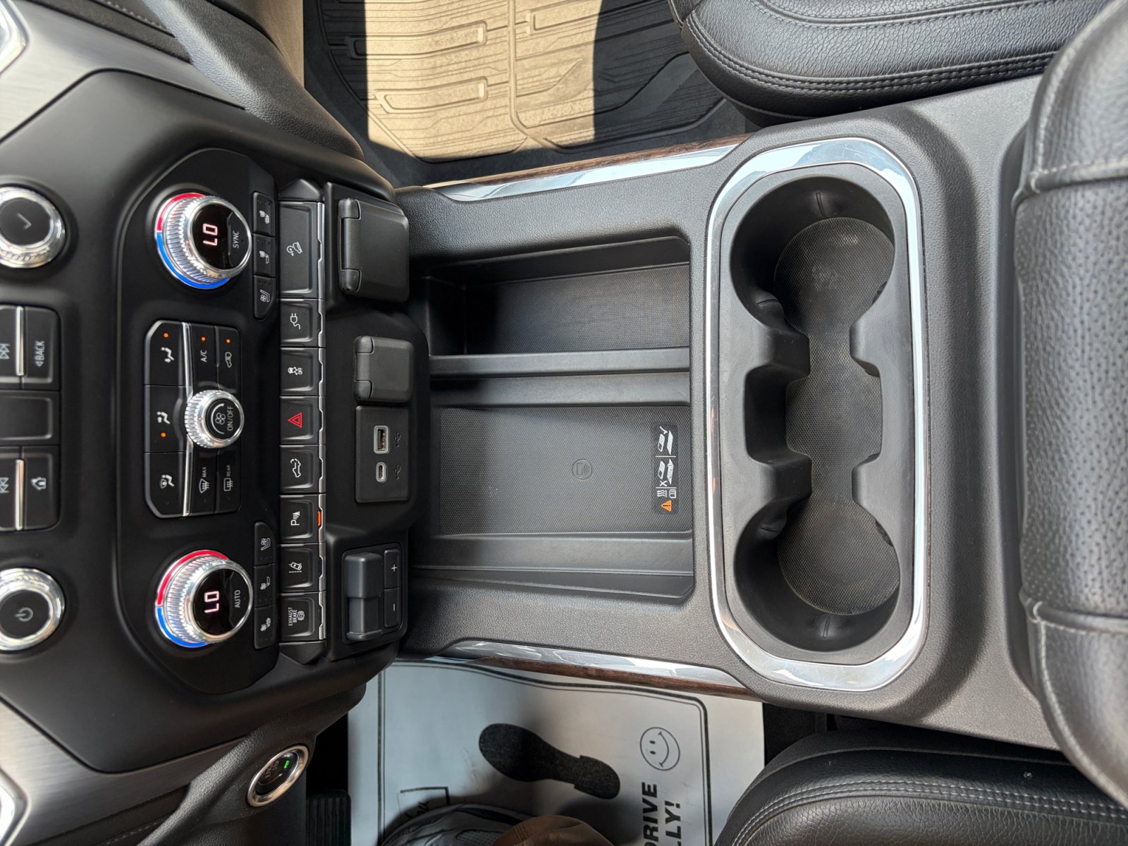 Used 2020 GMC Sierra 3500 Denali w/ Denali Ultimate Package AWD/4WD image 31