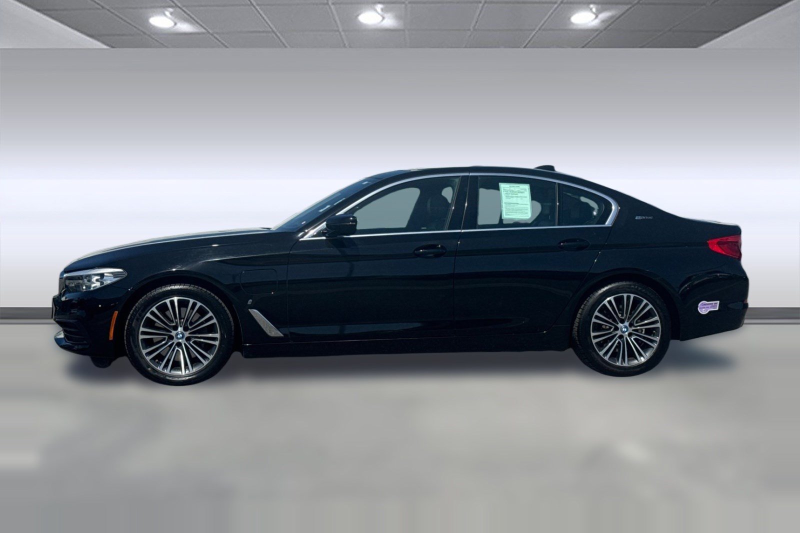 Used 2019 BMW 530e RWD image 2
