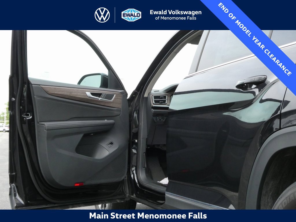 Certified 2025 Volkswagen Atlas SEL image 35