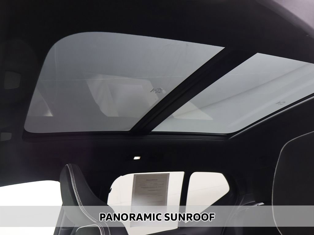 Used 2023 Volvo XC40 Recharge Plus AWD/4WD image 3