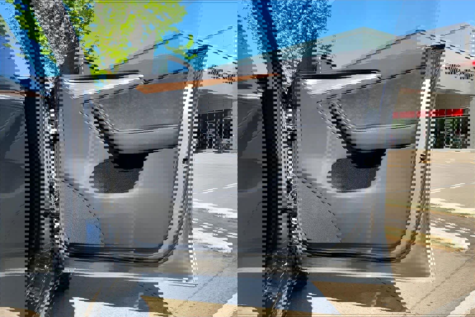 Used 2024 Tesla Model Y Long Range image 22