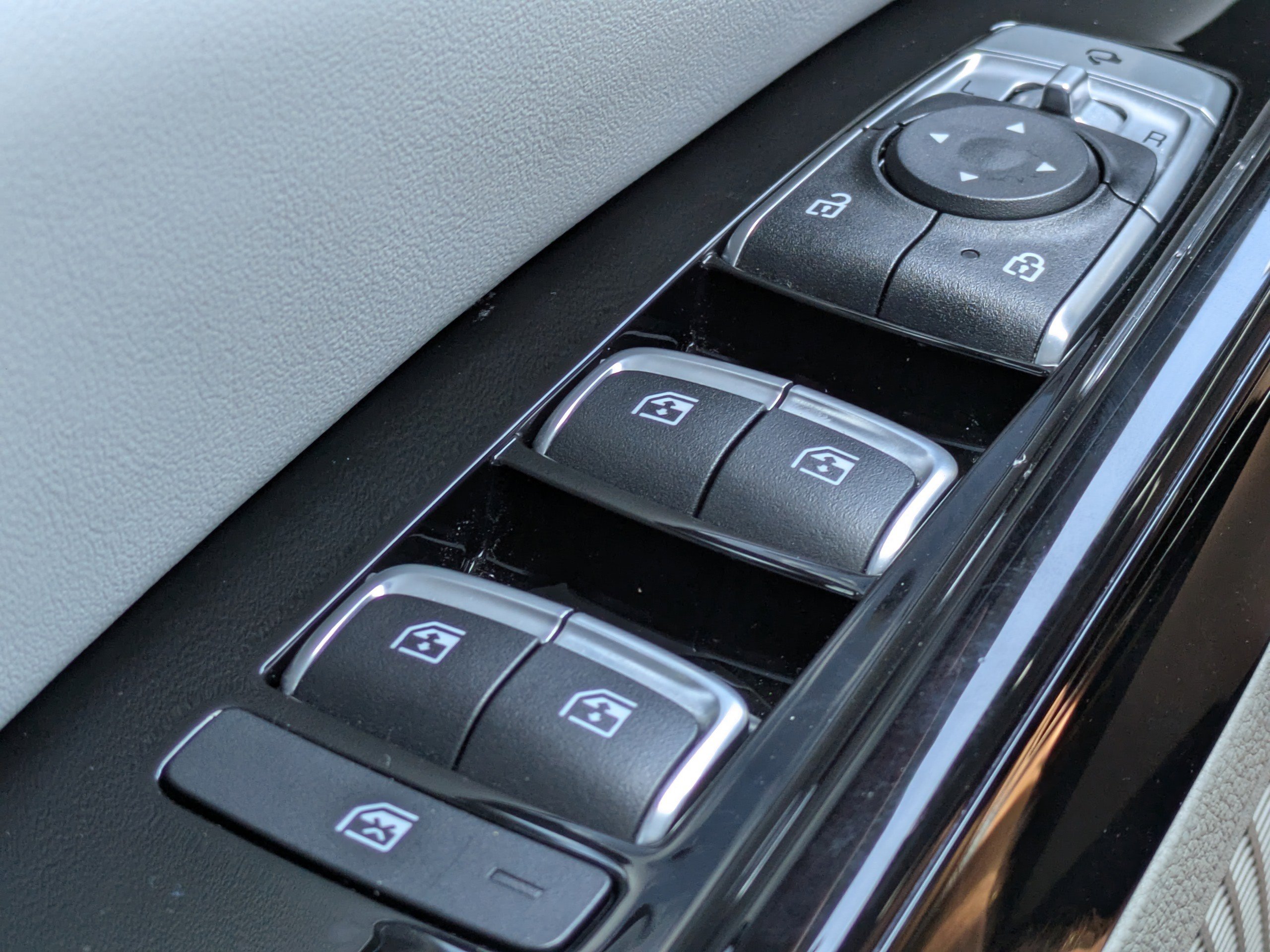 Used 2022 Kia Carnival SX FWD image 25
