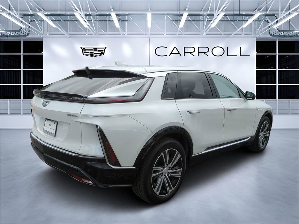 Used 2024 Cadillac Lyriq Luxury AWD/4WD image 3