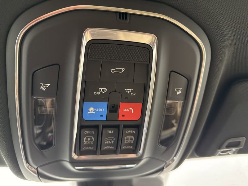 New 2025 Jeep Grand Cherokee Limited image 35