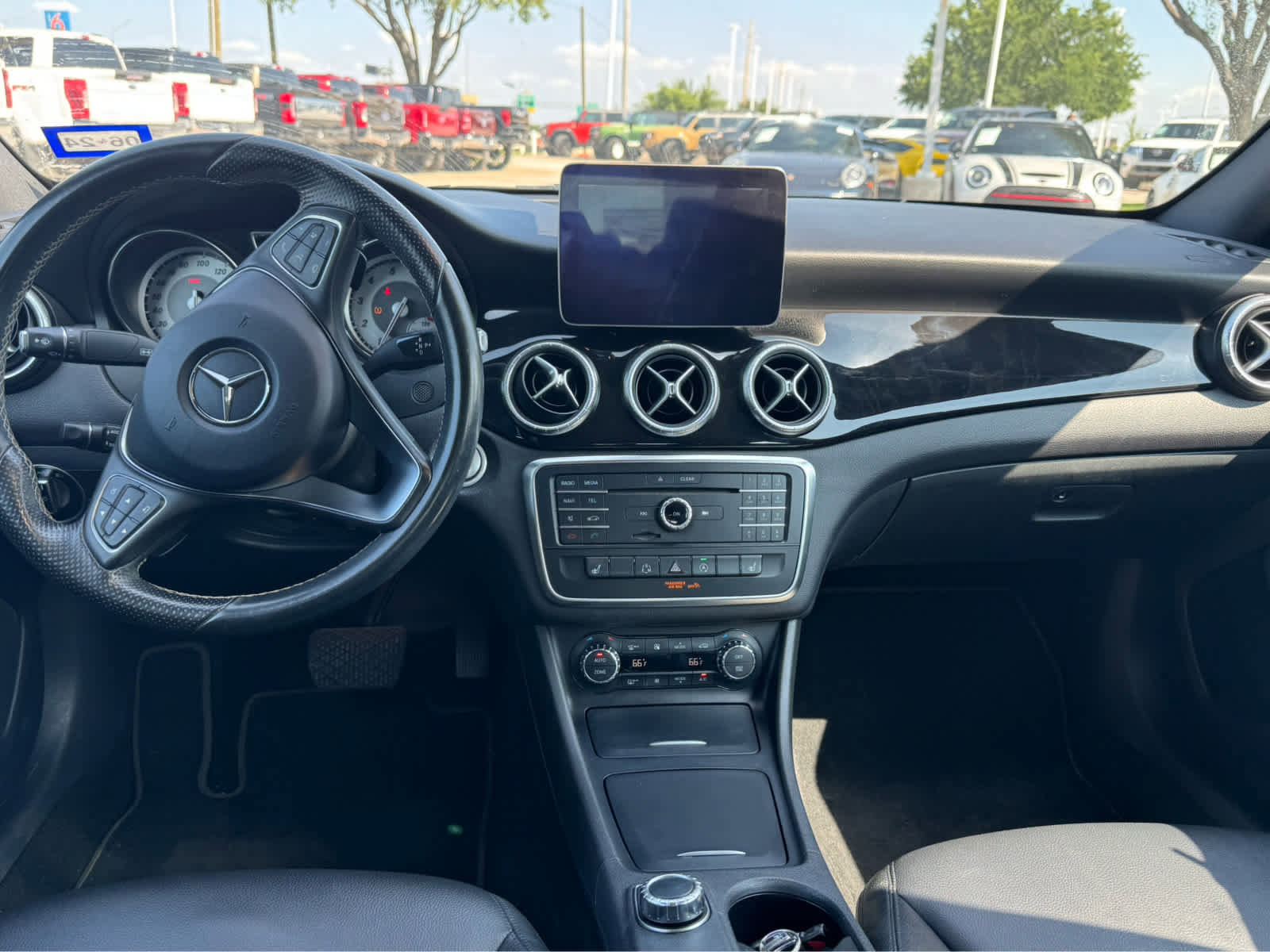 Used 2015 Mercedes-Benz CLA 250 image 8