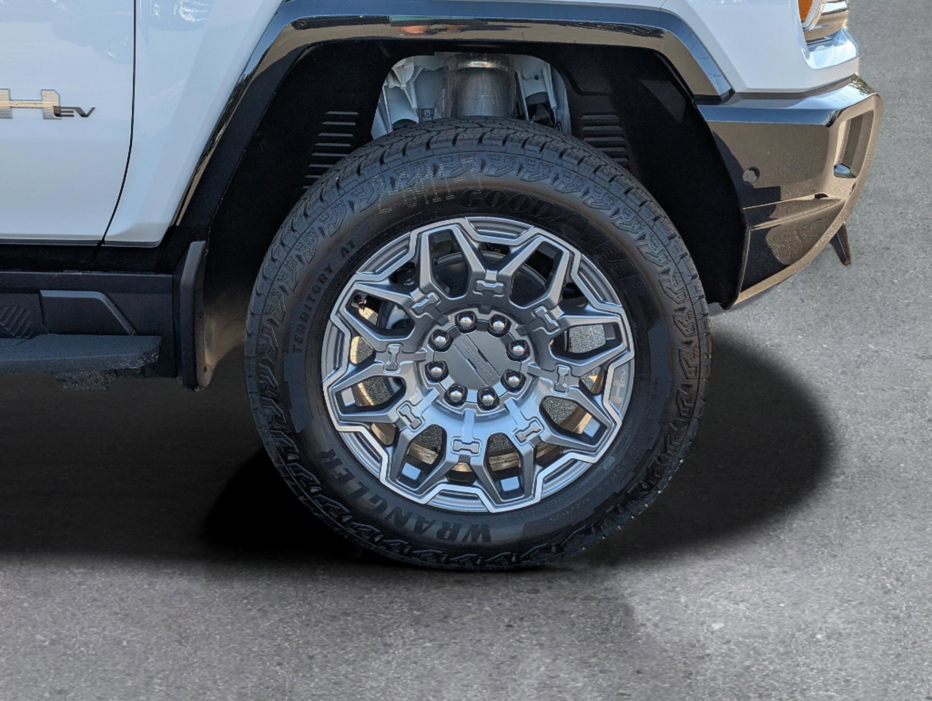 New 2026 GMC Hummer EV 4x4 Crew Cab image 6