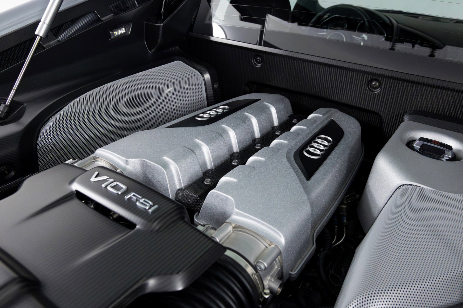 Used 2015 Audi R8 Competition image 48