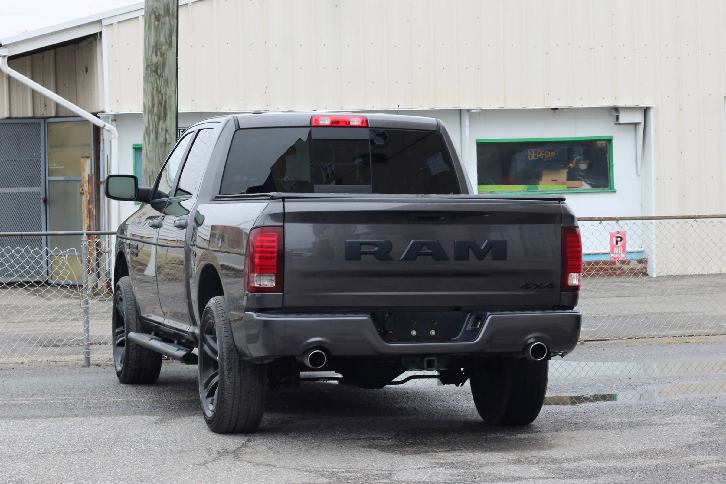 Used 2017 RAM 1500 Sport w/ Sport Premium Group image 6
