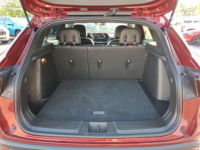 Certified 2024 Chevrolet Trax RS w/ Sunroof Package FWD image 28