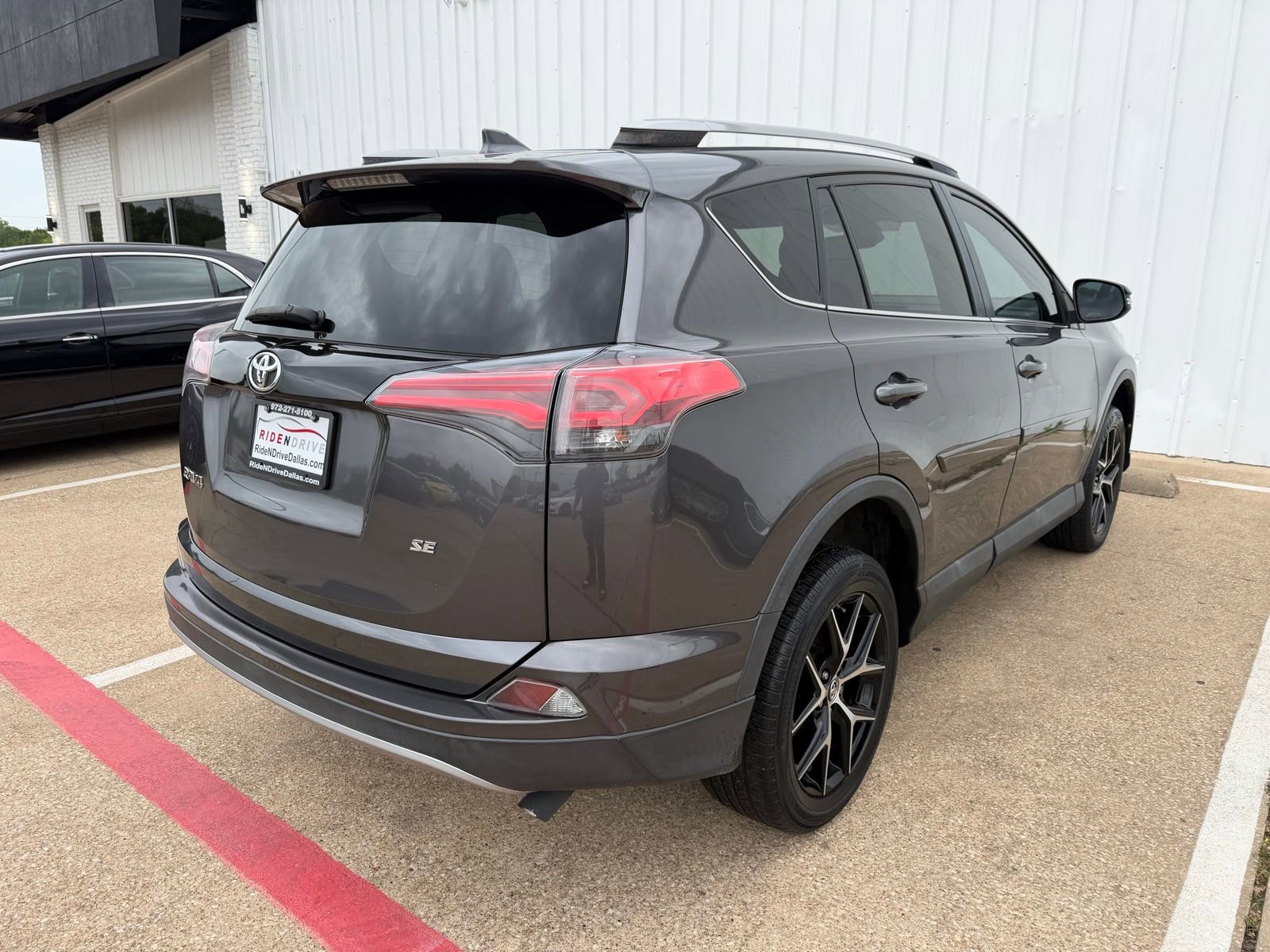 Used 2018 Toyota RAV4 SE w/ Power Extra Value Package image 7