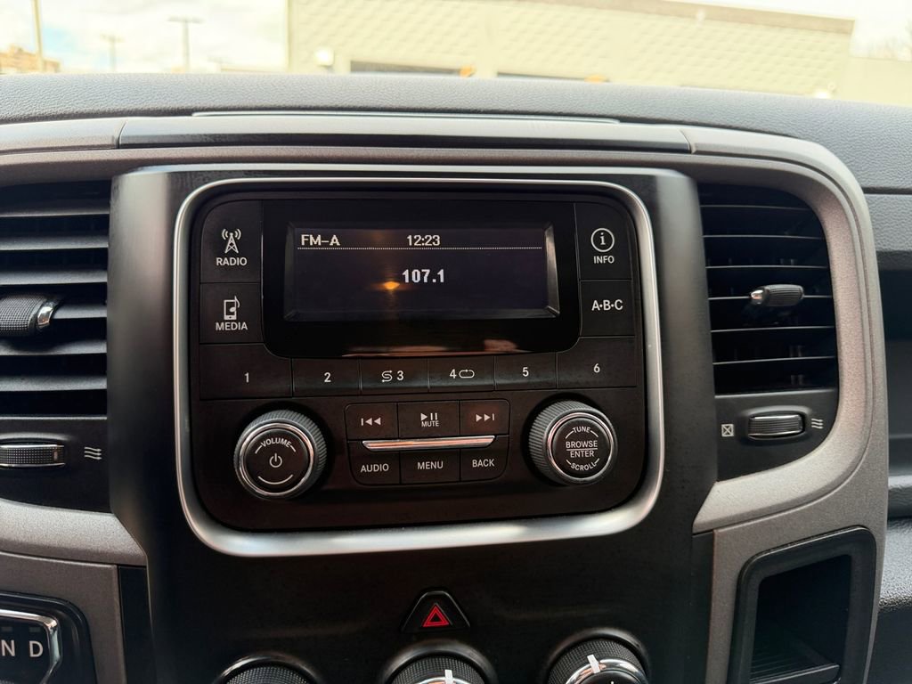 Used 2015 RAM 1500 Express image 19