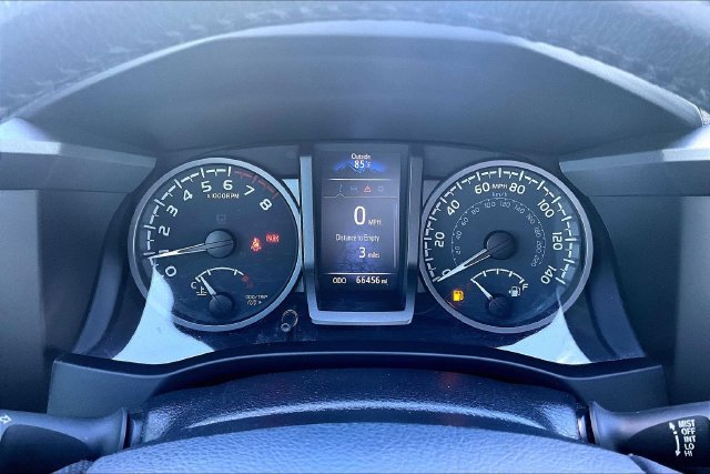 Used 2020 Toyota Tacoma TRD Sport AWD/4WD image 19