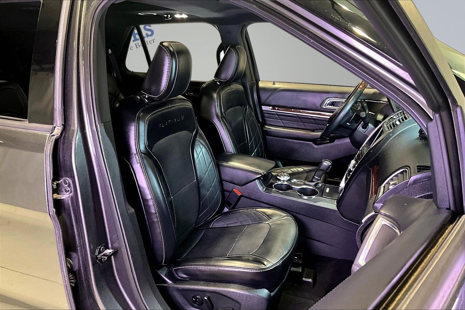 Used 2019 Ford Explorer Platinum AWD/4WD image 30