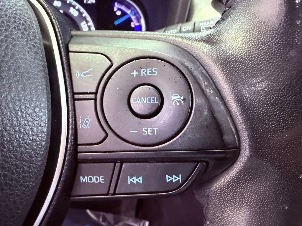 Used 2020 Toyota RAV4 Limited image 24