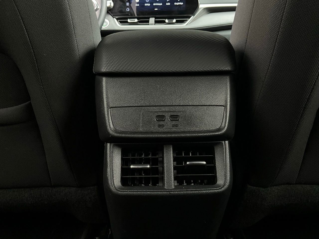 Used 2025 Chevrolet Equinox LT FWD image 12