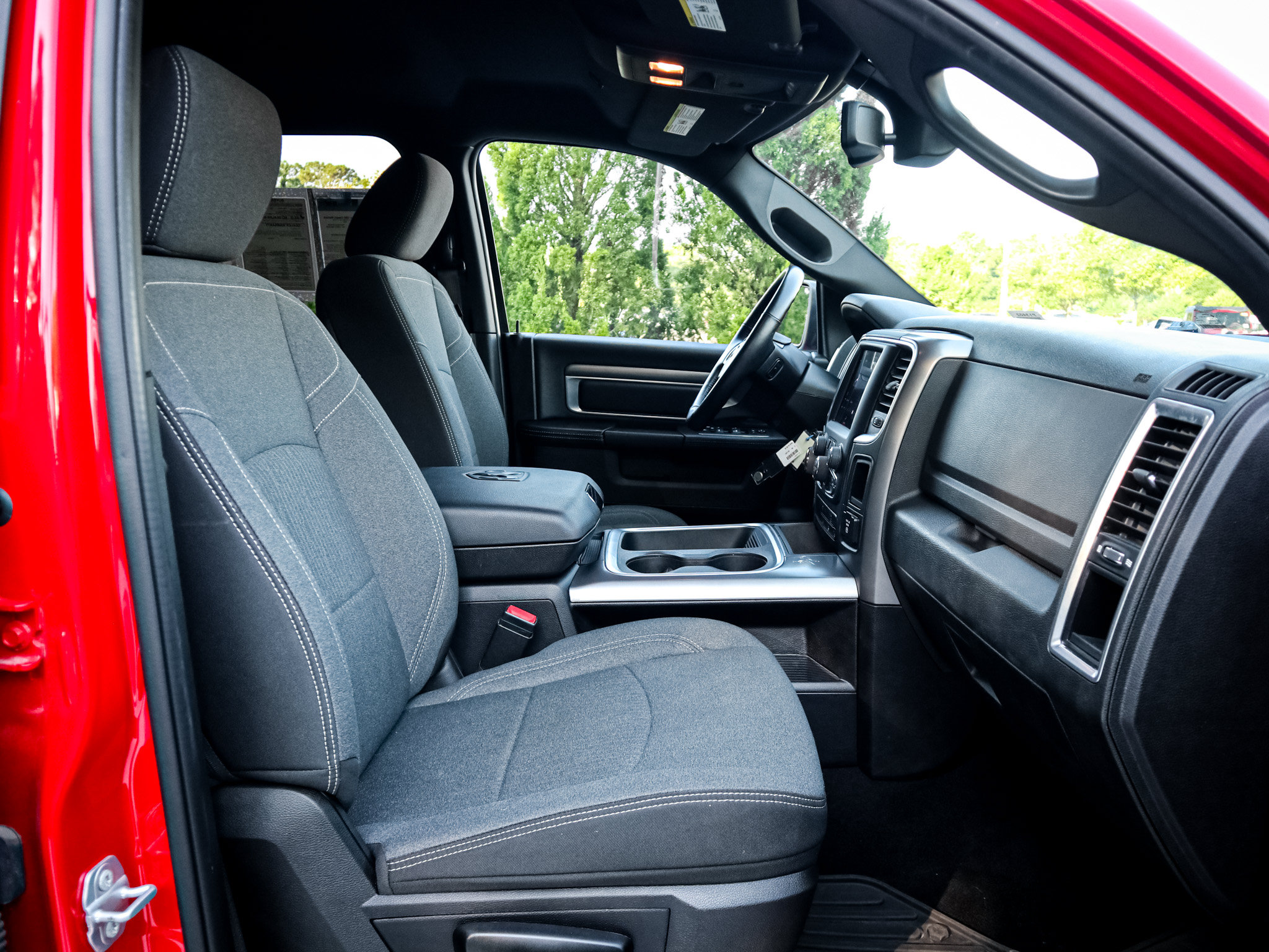 Used 2022 RAM 1500 Warlock AWD/4WD image 31