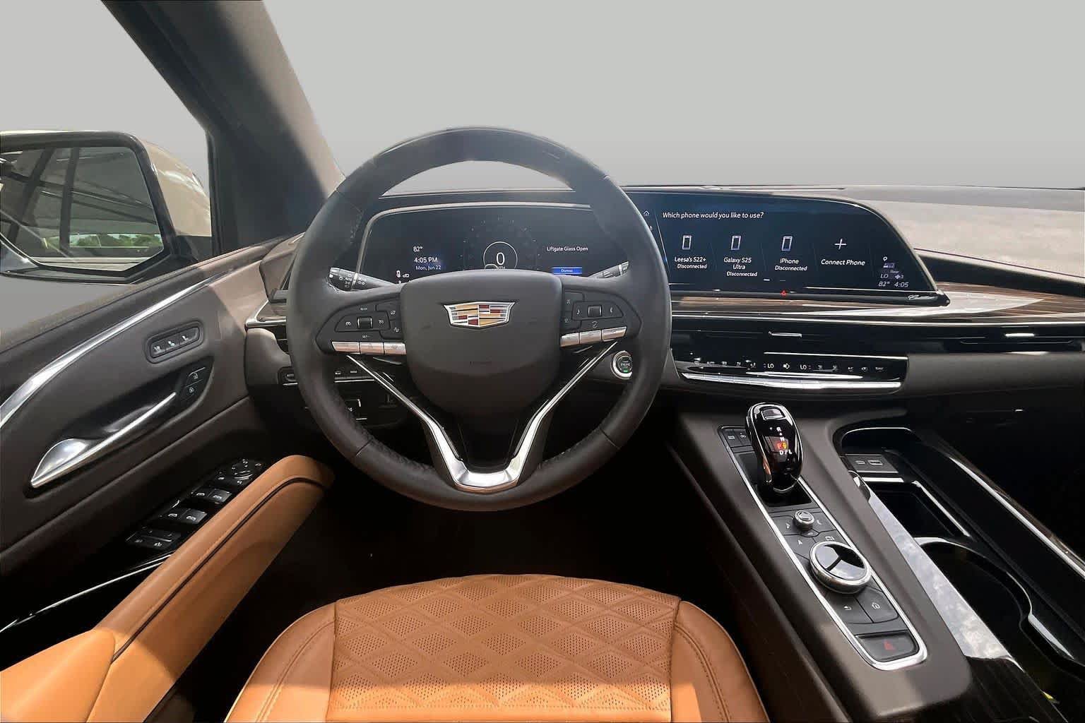 Used 2024 Cadillac Escalade Premium Luxury w/ Performance Package AWD/4WD image 6