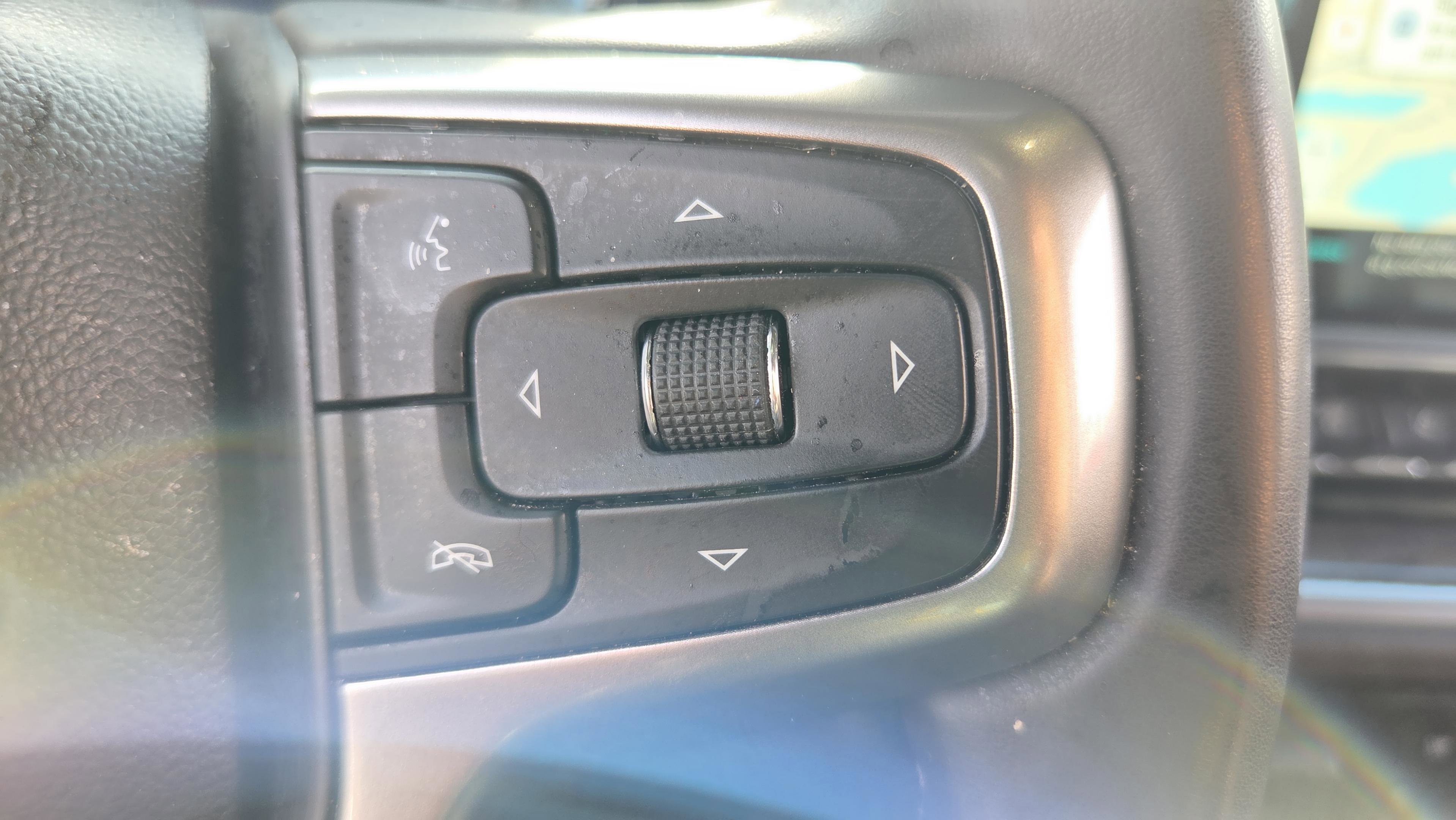 Used 2025 Chevrolet Silverado 2500 LTZ w/ LTZ Premium Package image 32