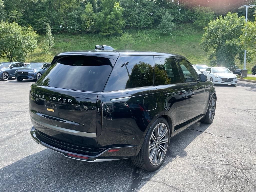 Certified 2025 Land Rover Range Rover SE AWD/4WD image 6