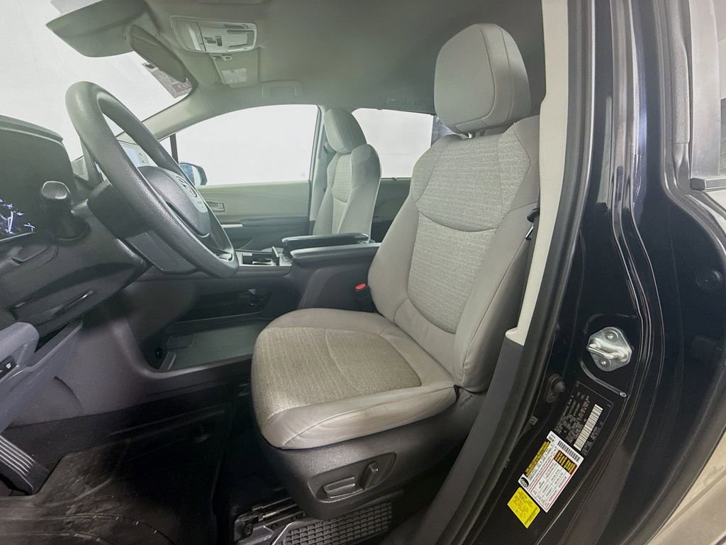 Certified 2022 Toyota Sienna LE FWD image 20