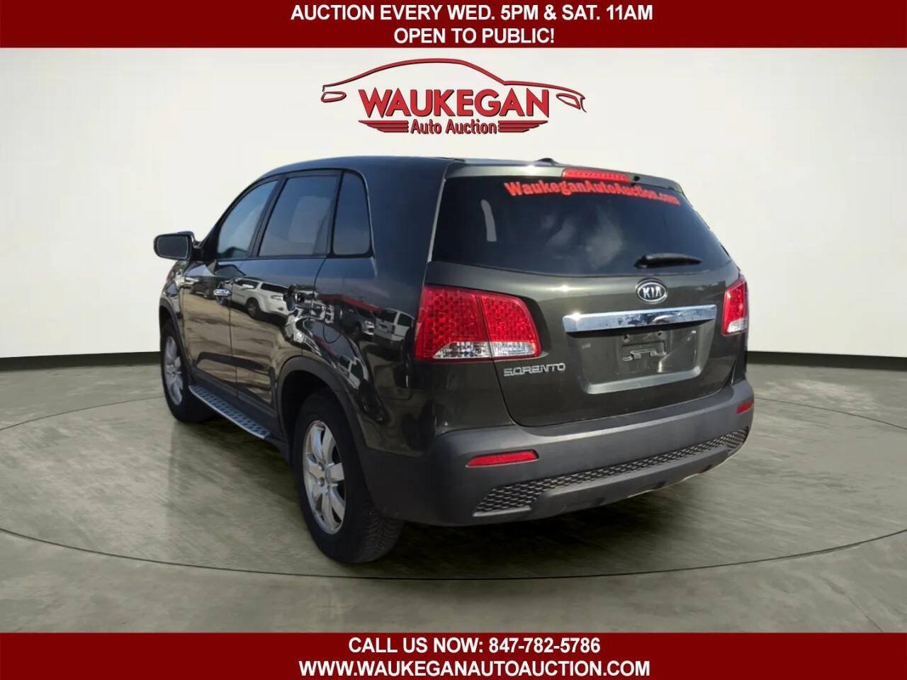 Used 2012 Kia Sorento FWD w/ Third Row Pkg image 4