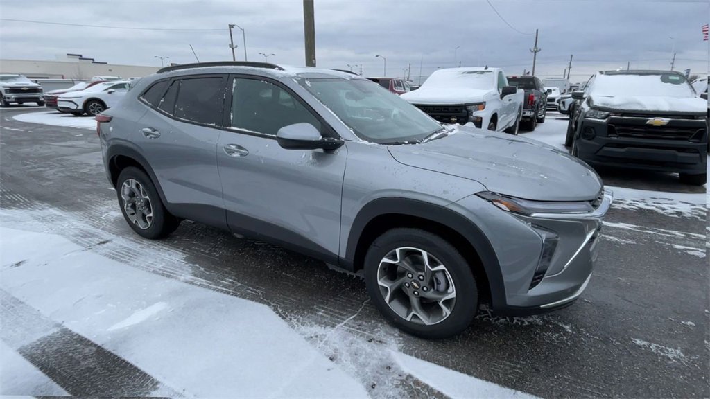 New 2026 Chevrolet Trax LT w/ Sunroof Package image 3