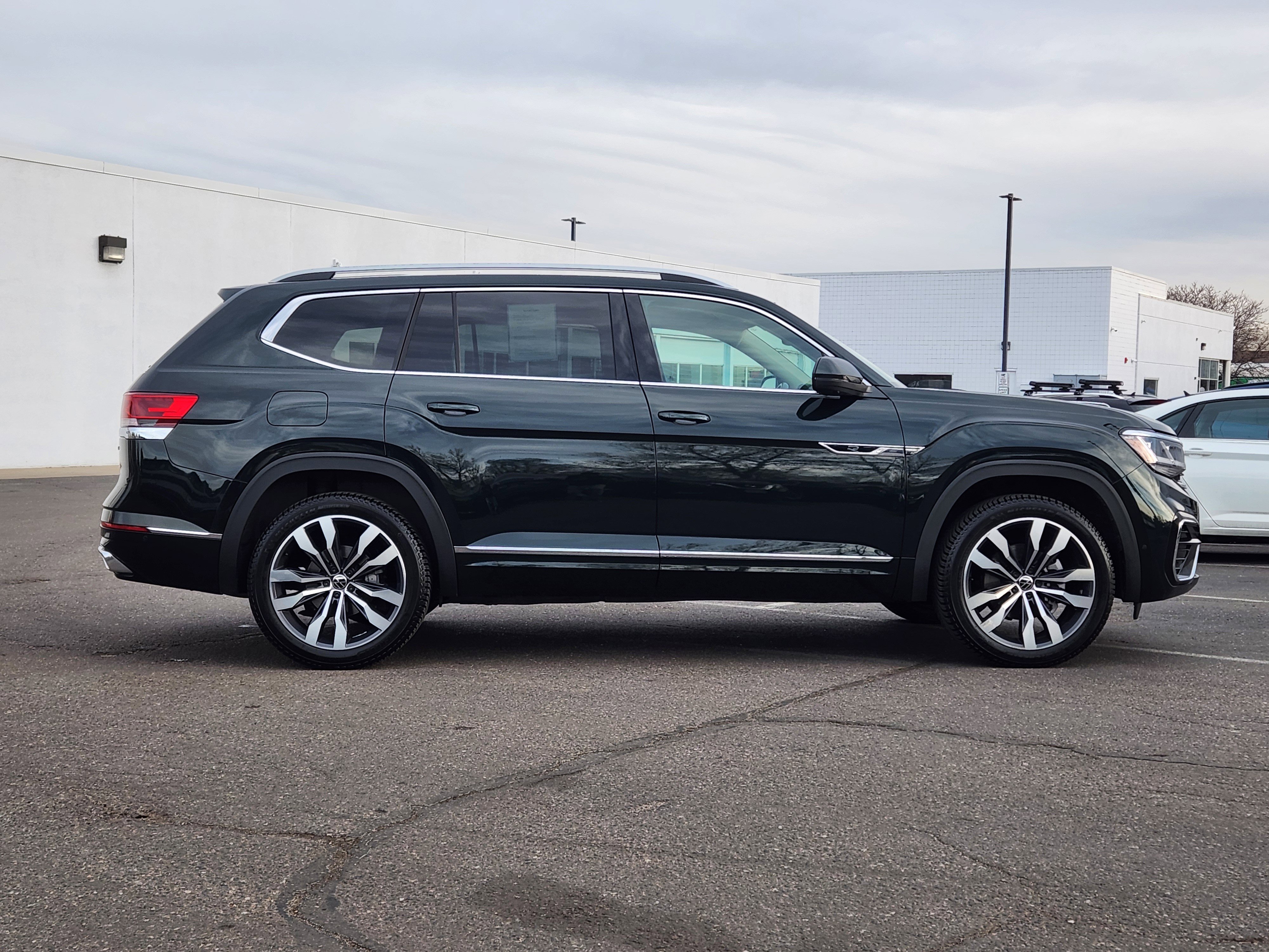 Certified 2022 Volkswagen Atlas SEL Premium image 7