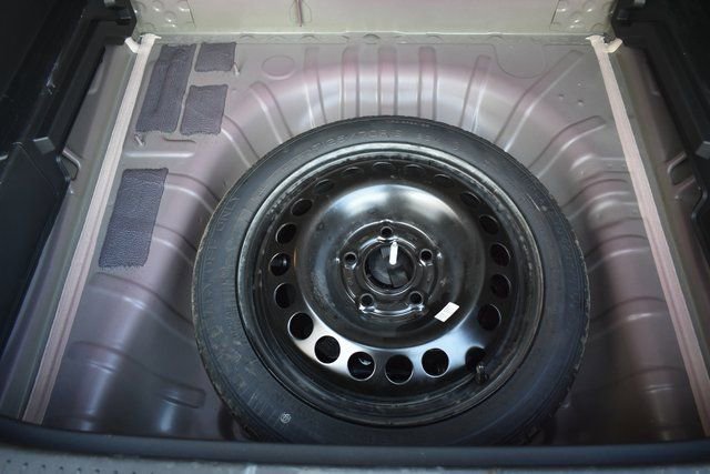 Used 2025 Chevrolet Trax LT w/ LT Convenience Package image 37