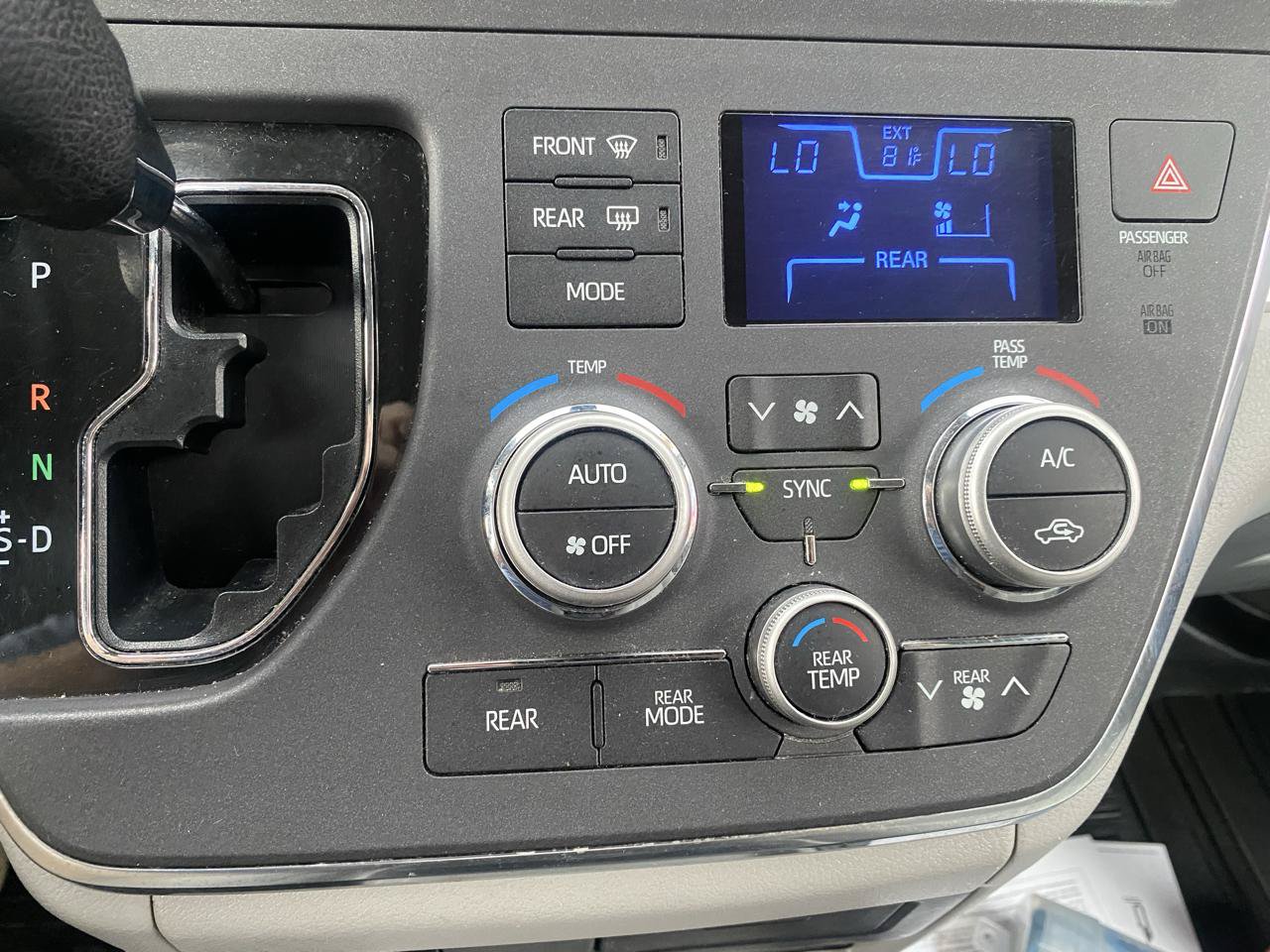 Used 2019 Toyota Sienna LE FWD image 15