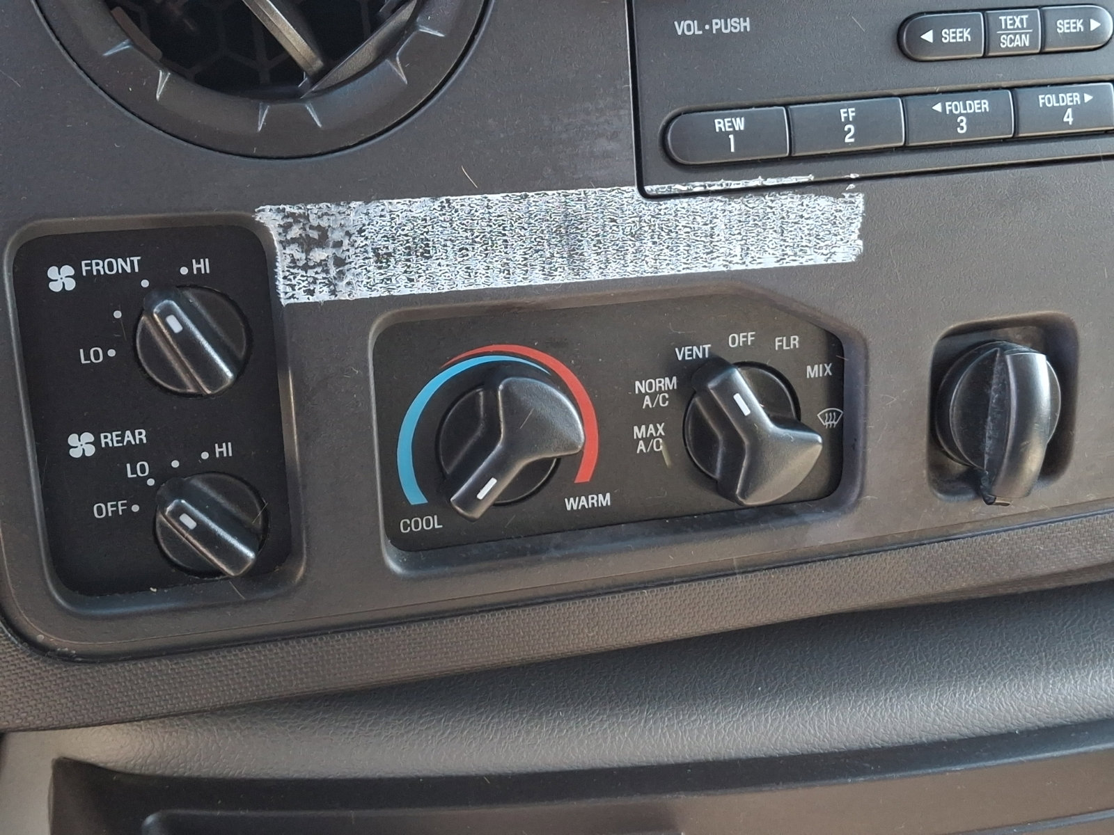 Used 2013 Ford E-150 and Econoline 150 XLT RWD image 15