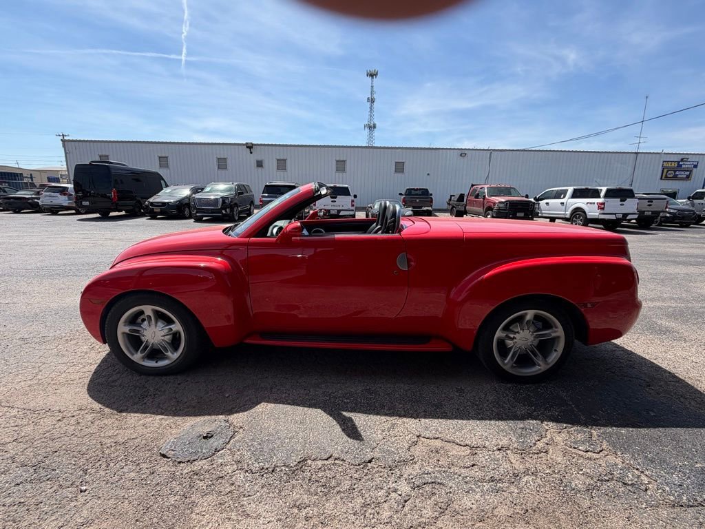 Used 2005 Chevrolet SSR w/ Preferred Equipment Group image 16