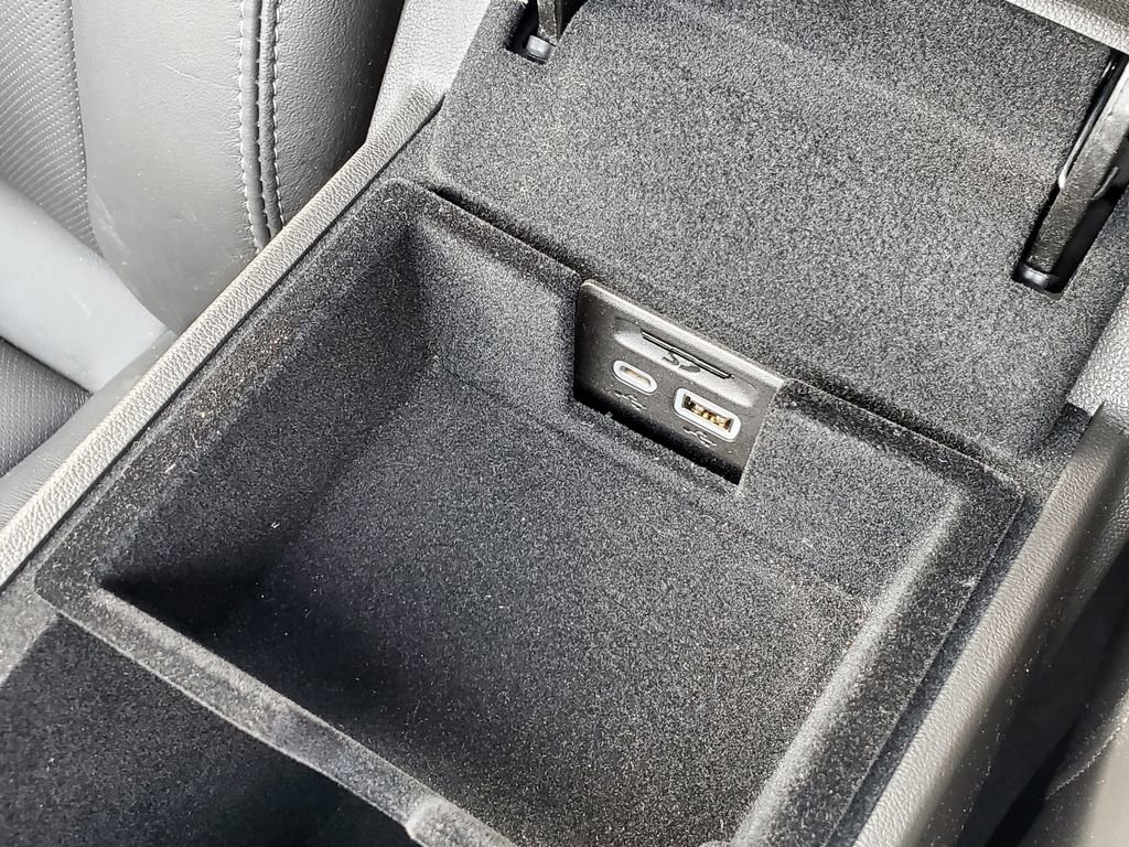 Used 2023 Cadillac XT6 Premium Luxury image 38