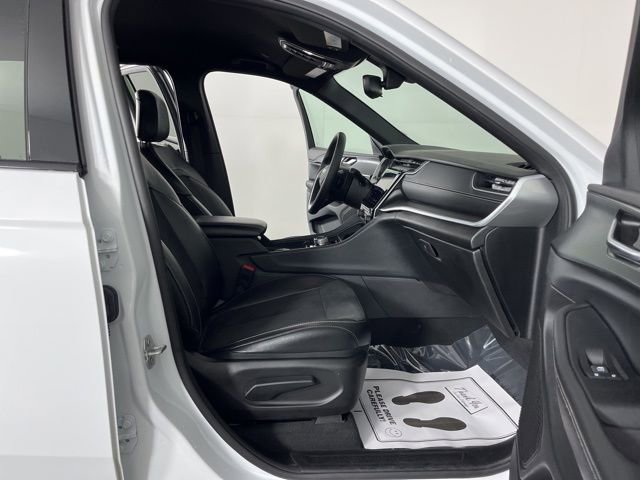 Used 2024 Jeep Grand Cherokee L Laredo image 42