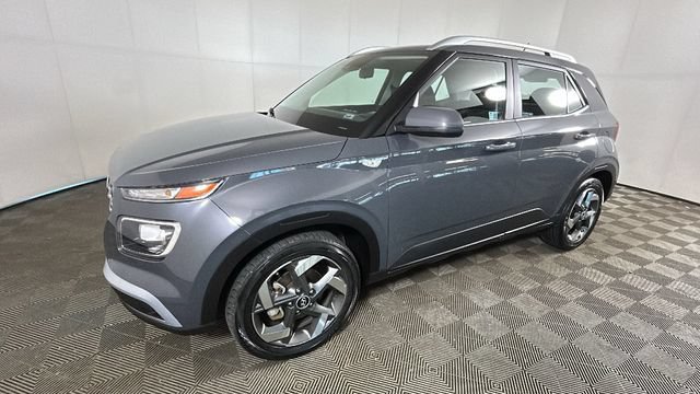 Used 2025 Hyundai Venue SEL FWD image 7