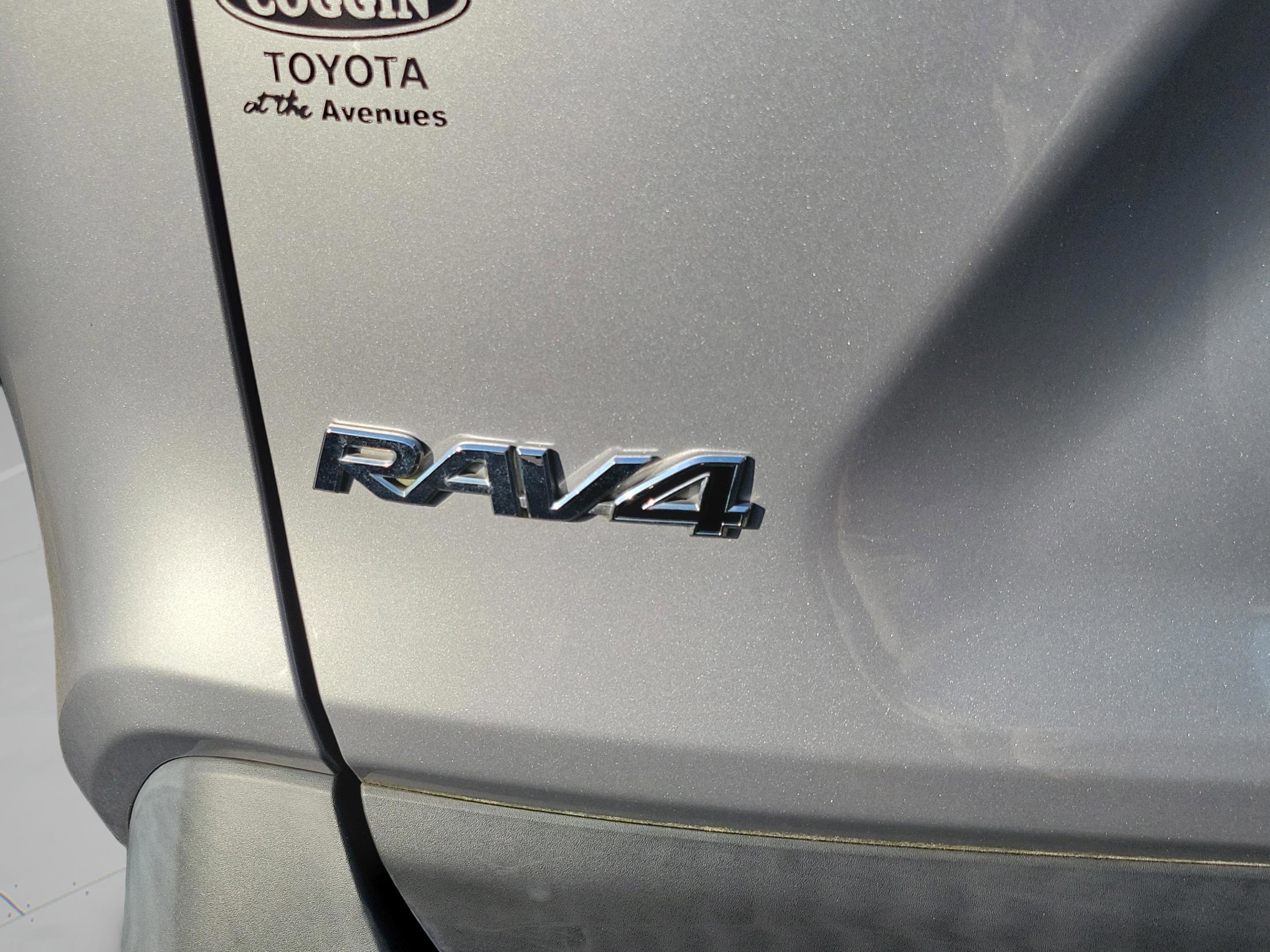 Used 2019 Toyota RAV4 XLE w/ Convenience Package FWD image 24