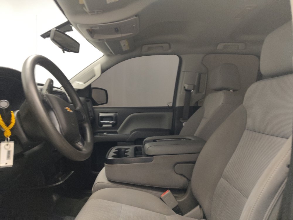 Used 2018 Chevrolet Silverado 1500 Custom w/ Custom Value Package AWD/4WD image 17