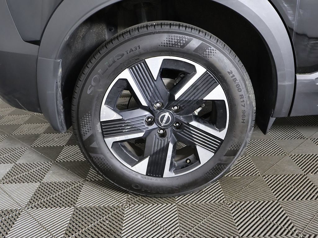 Used 2025 Nissan Kicks SV AWD/4WD image 20